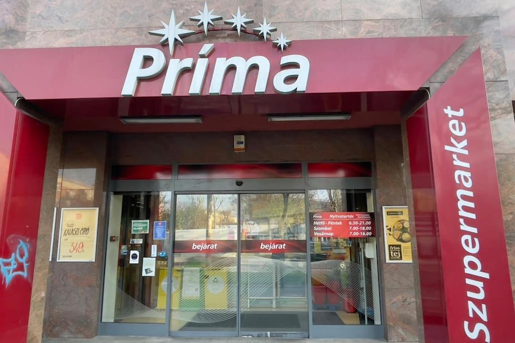Relax Island Family Friedly Apartment Budapeste Exterior foto